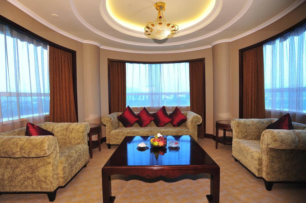 The Royal Marina Plaza Hotel Kanton Exteriér fotografie