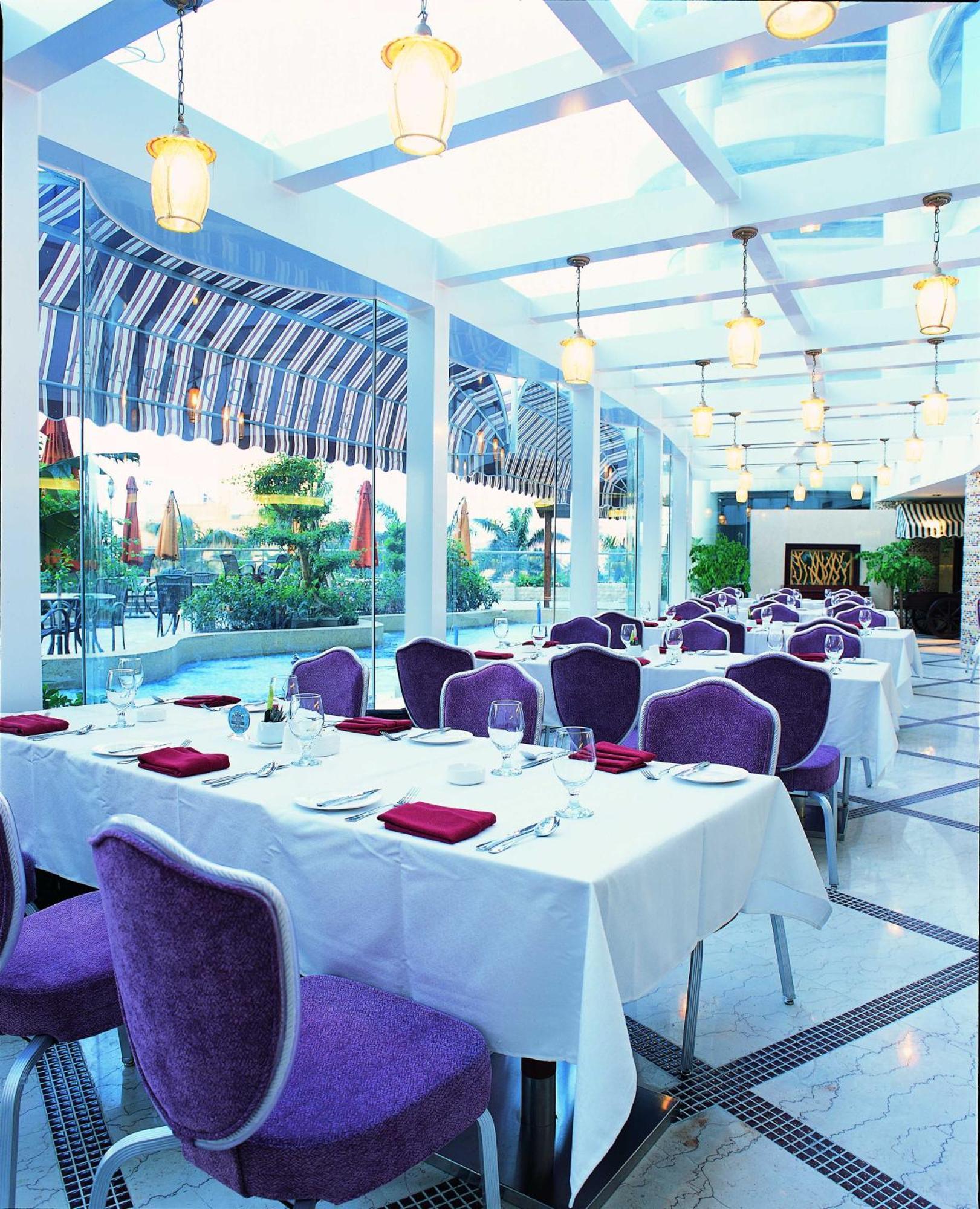The Royal Marina Plaza Hotel Kanton Exteriér fotografie
