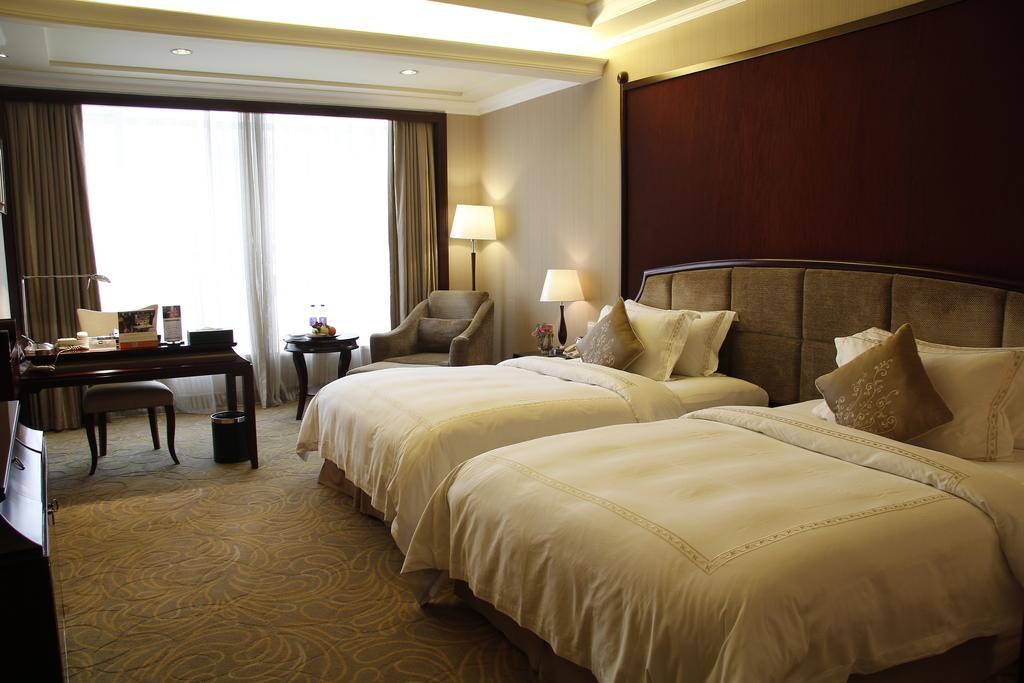 The Royal Marina Plaza Hotel Kanton Exteriér fotografie