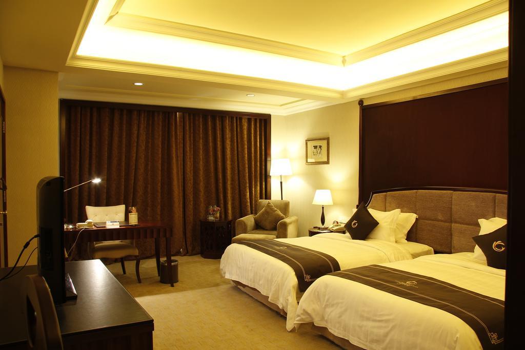 The Royal Marina Plaza Hotel Kanton Exteriér fotografie