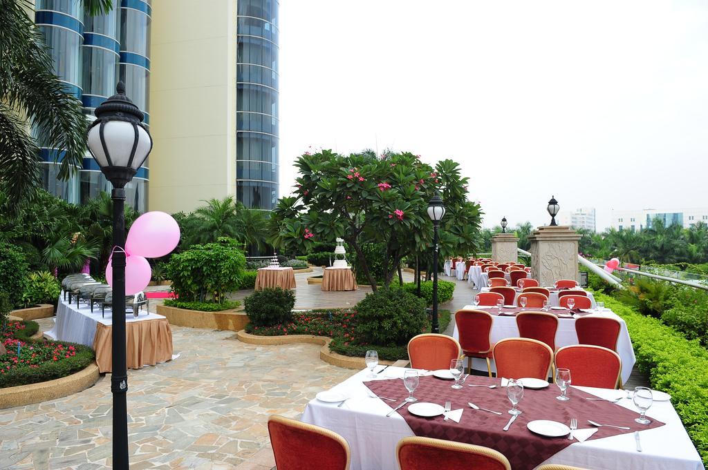 The Royal Marina Plaza Hotel Kanton Exteriér fotografie