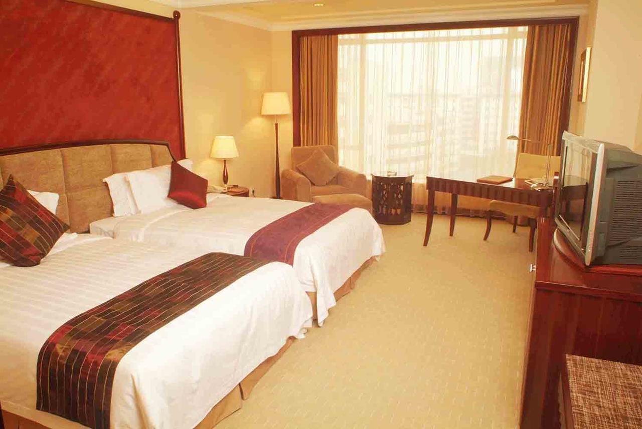 The Royal Marina Plaza Hotel Kanton Exteriér fotografie